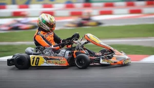 مکان تفریحی تهران برای خانواده: کارتینگ