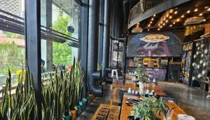 بهترین فودکورتهای تهران: فود هال