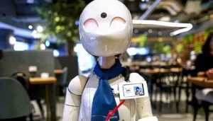 عجیب‌ترین کافه‌های تهران: روبوکافه