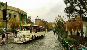 بهترین لوکیشن‌های تهران برای عکاسی در پاییز: باب همایون