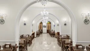 بهترین کافهها و رستورانهای میدان فردوسی تهران: عمارت ملوکانه