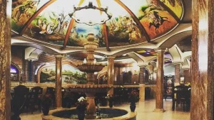 بهترین کافهها و رستورانهای میدان فردوسی تهران: هفت خان شاندیز