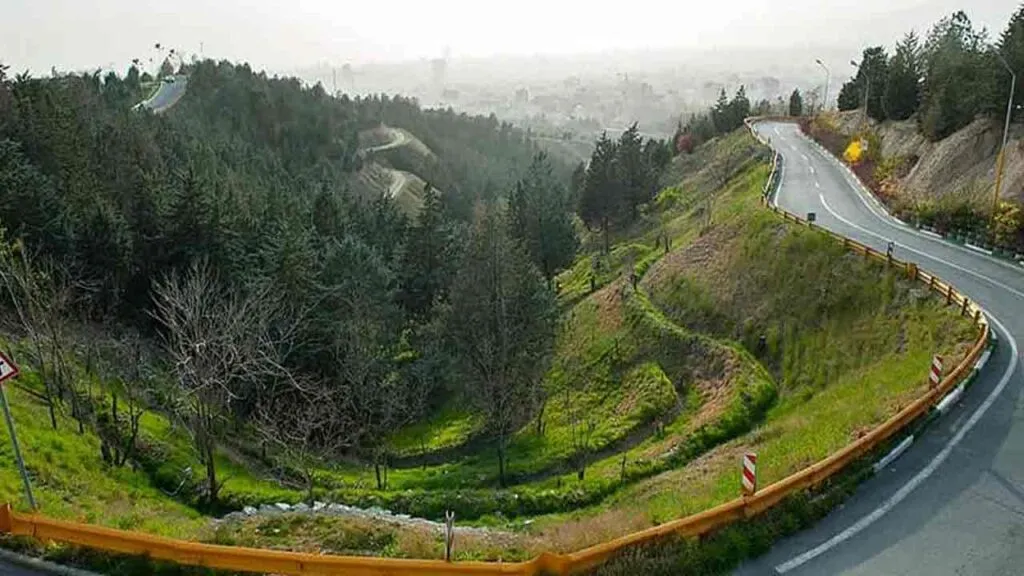 برای تفریح با دوستان کجا بریم